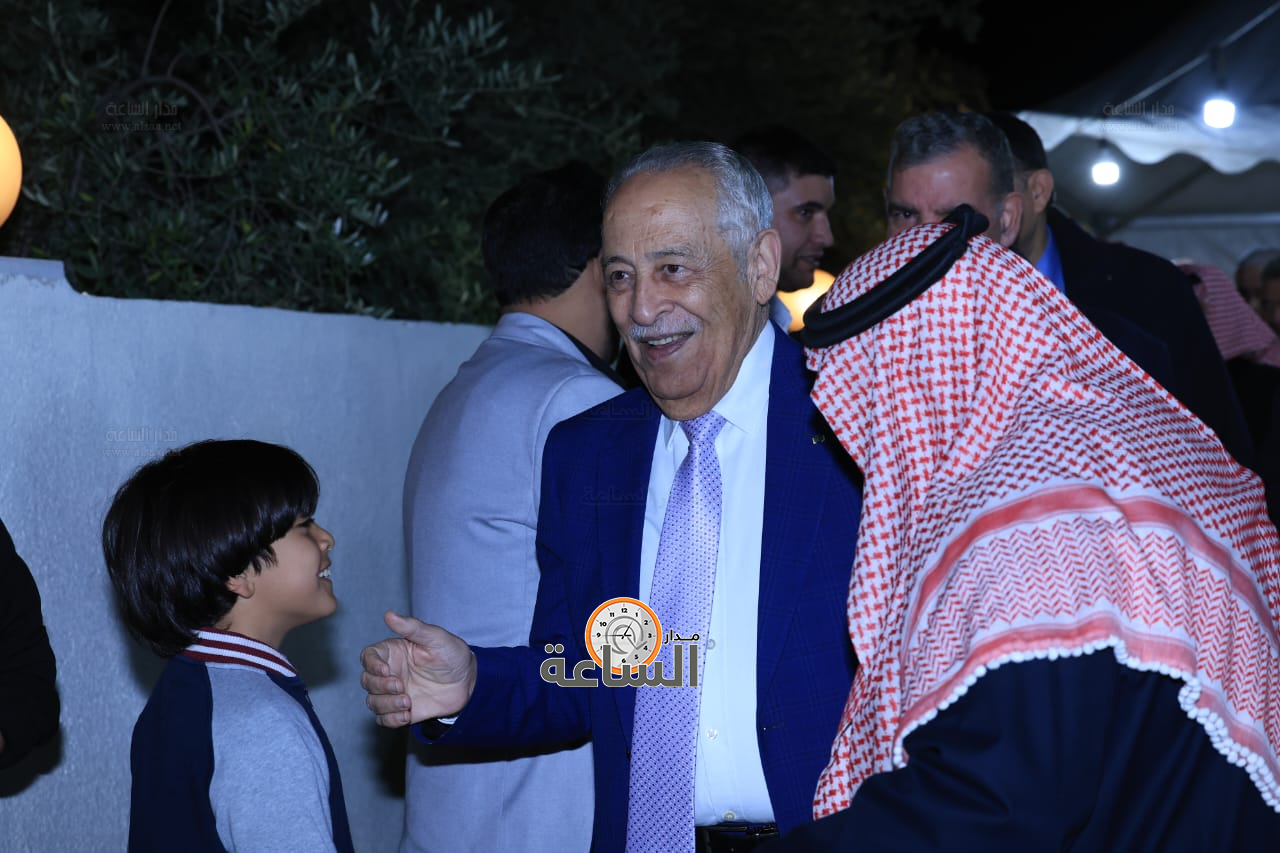 Madar Al-Saa Images 0.15726380855024957