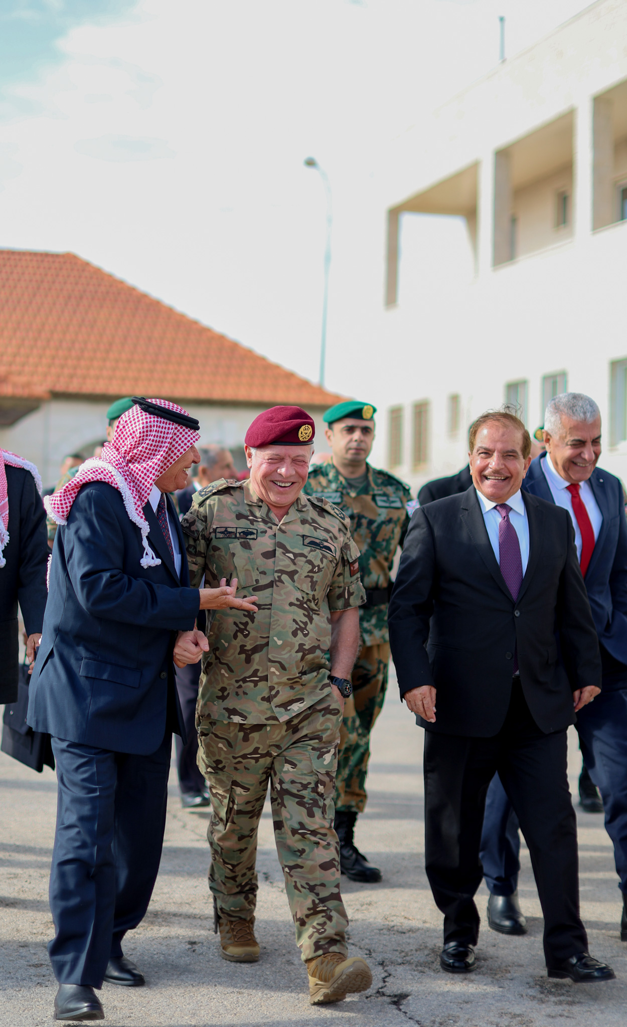 Madar Al-Saa Images 0.1899944001329169