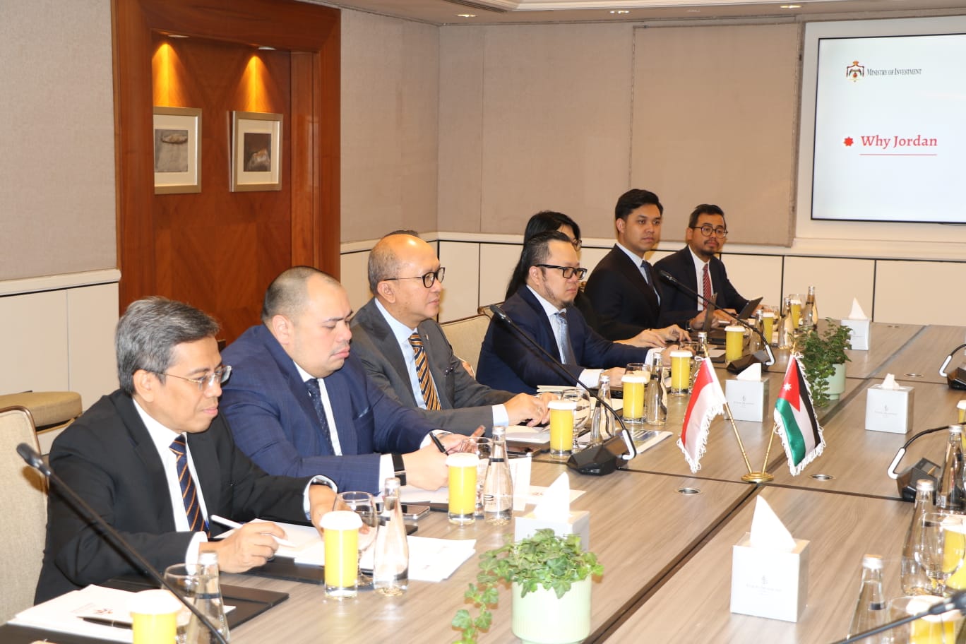 Madar Al-Saa Images 0.536175536766688