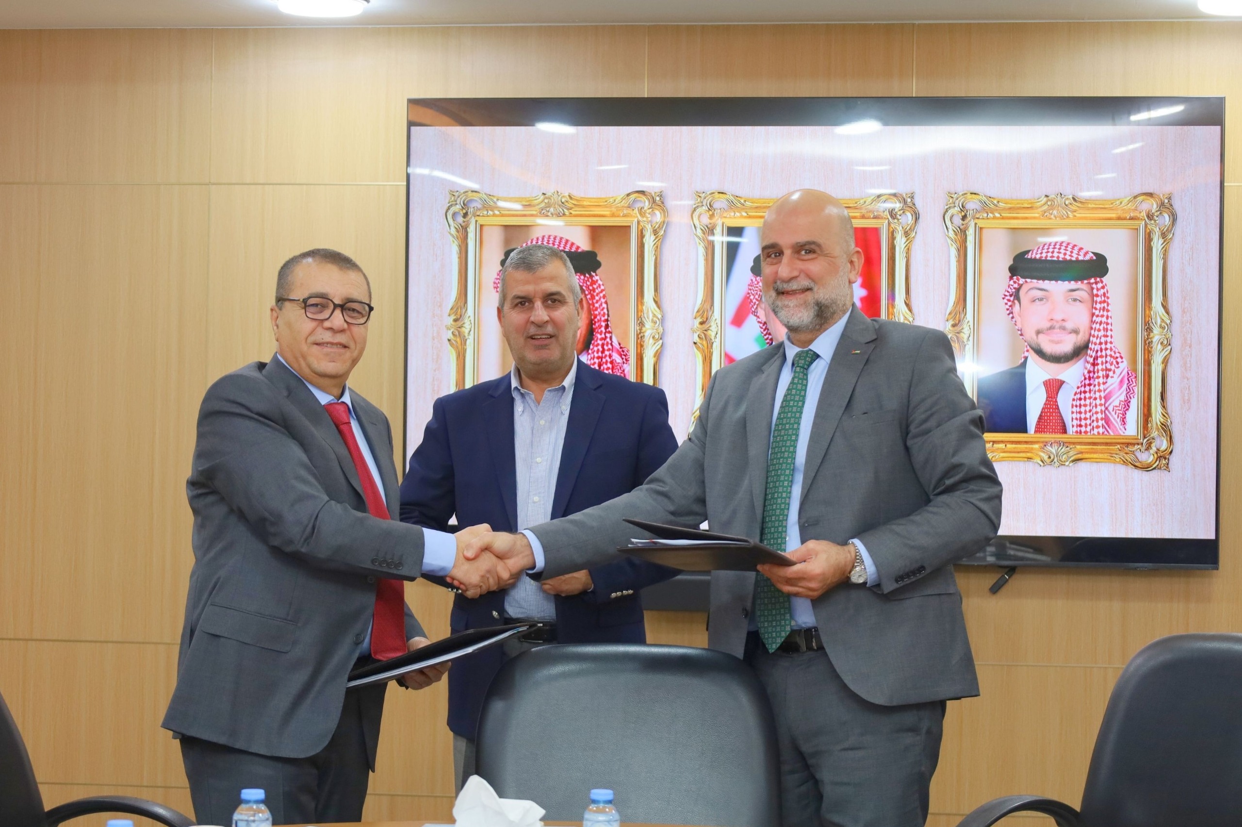 Madar Al-Saa Images 0.25801230611485504