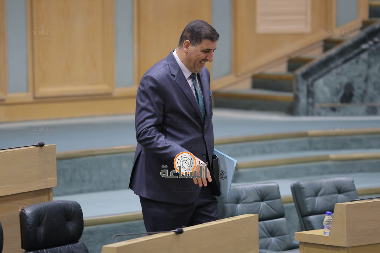 Madar Al-Saa Images 0.037400518408478134