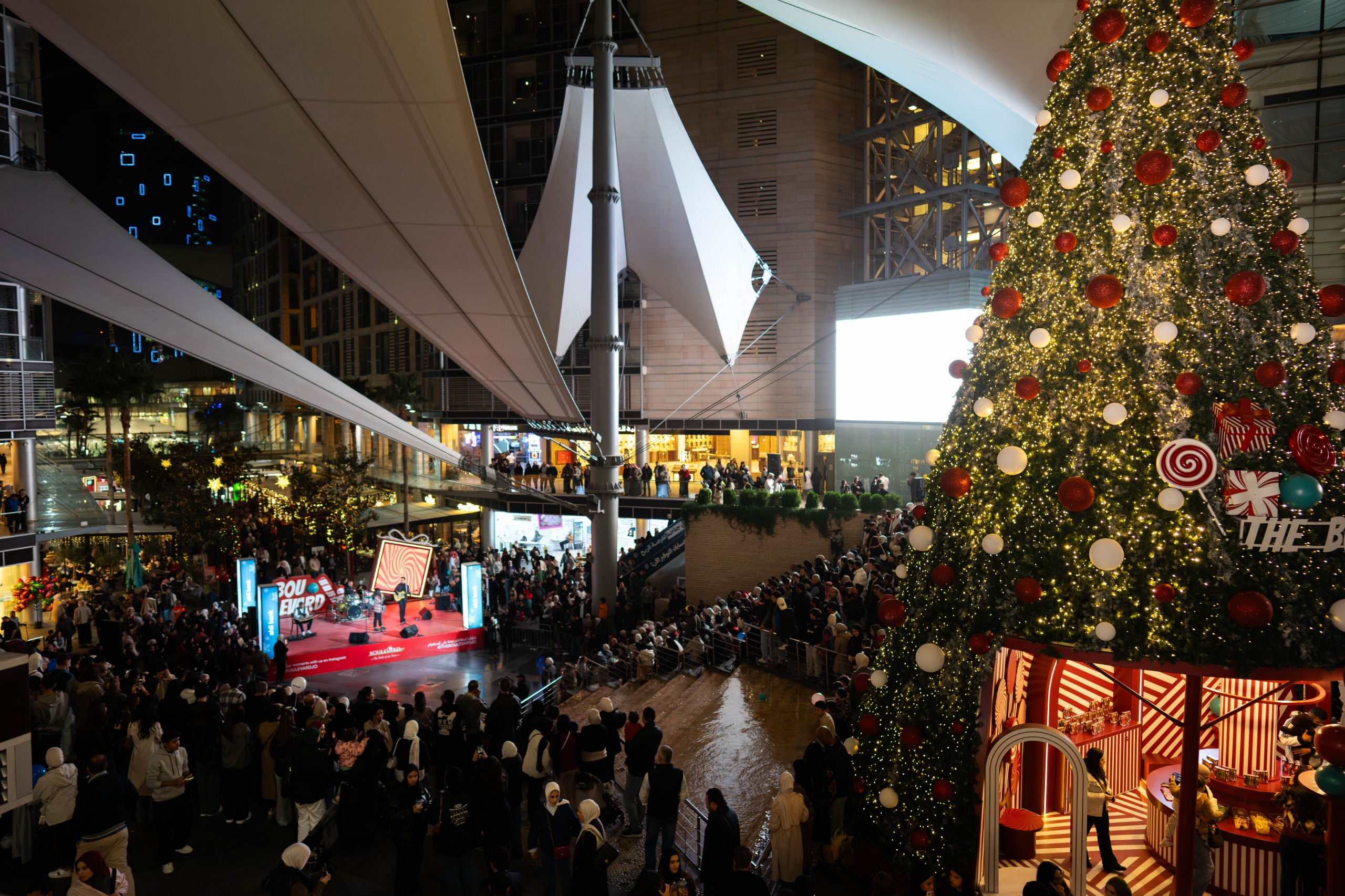 Madar Al-Saa Images 0.19165635273553017