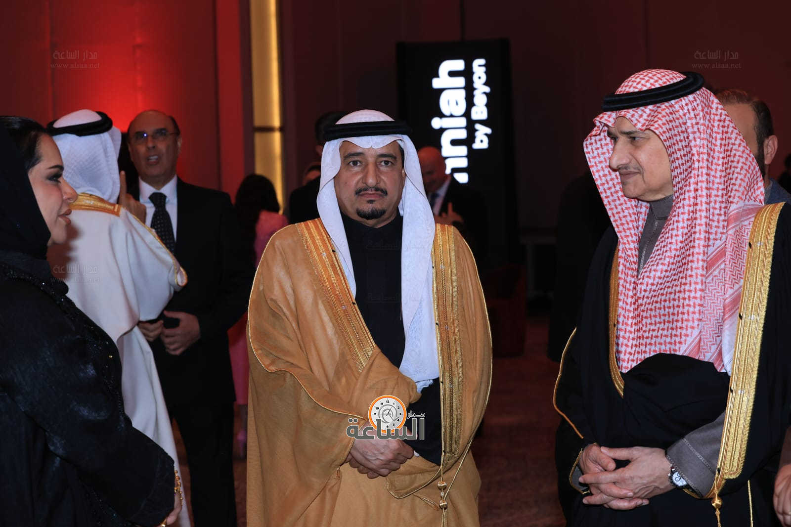 Madar Al-Saa Images 0.896364773259466