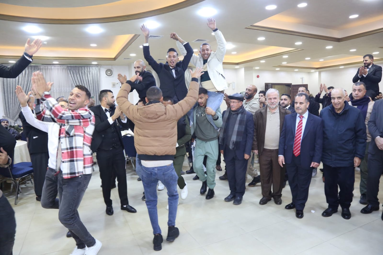 Madar Al-Saa Images 0.733994925641075