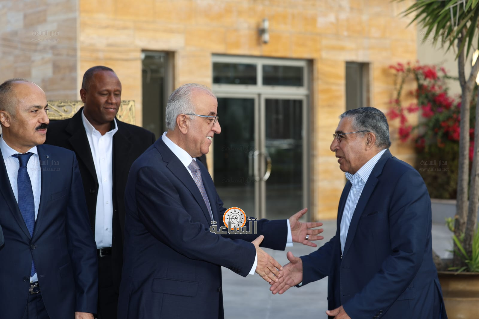 Madar Al-Saa Images 0.4495298035473698