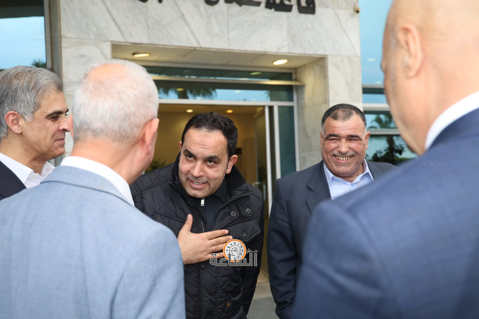 Madar Al-Saa Images 0.3235405708843536