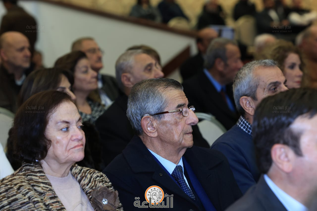 Madar Al-Saa Images 0.4102838000085034