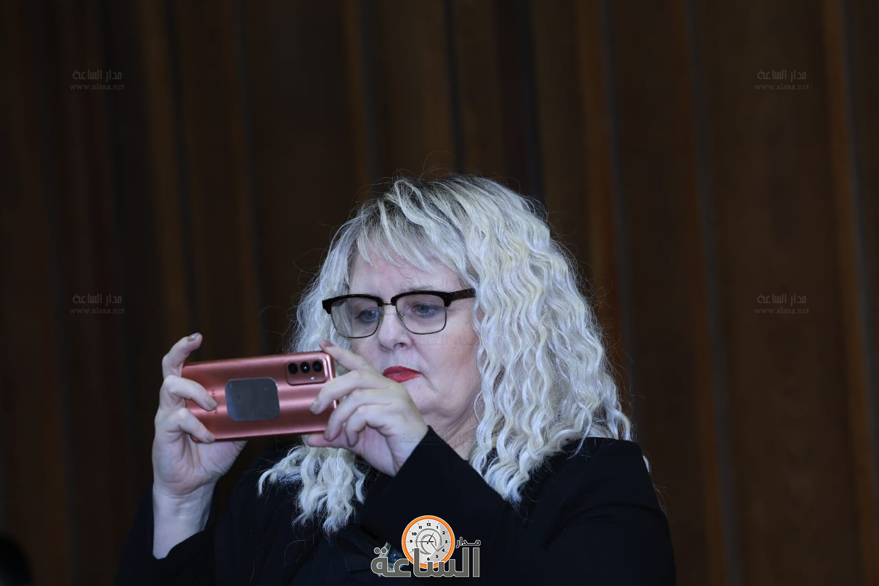 Madar Al-Saa Images 0.36085308663494786