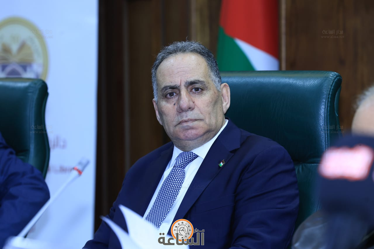 Madar Al-Saa Images 0.8875495958203785