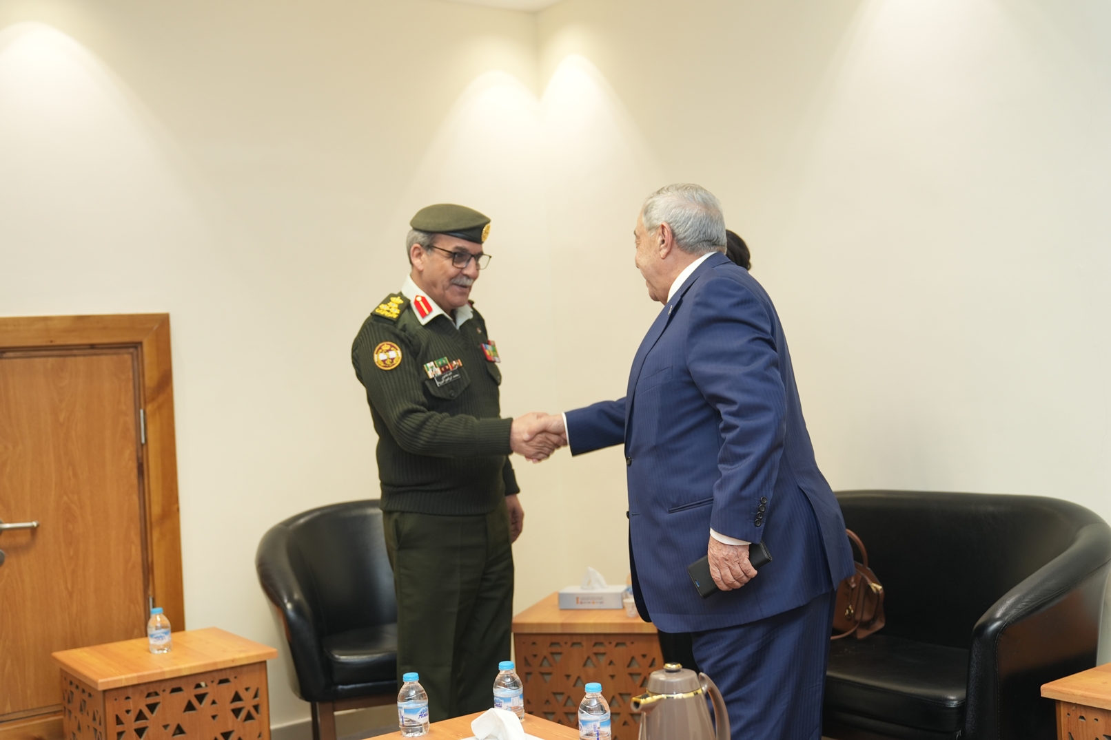 Madar Al-Saa Images 0.3793497678335892