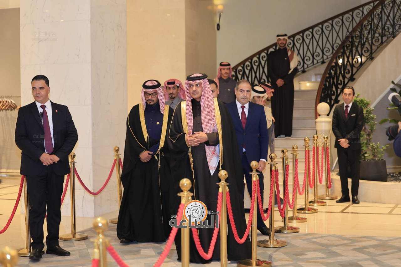 Madar Al-Saa Images 0.3997218360050032