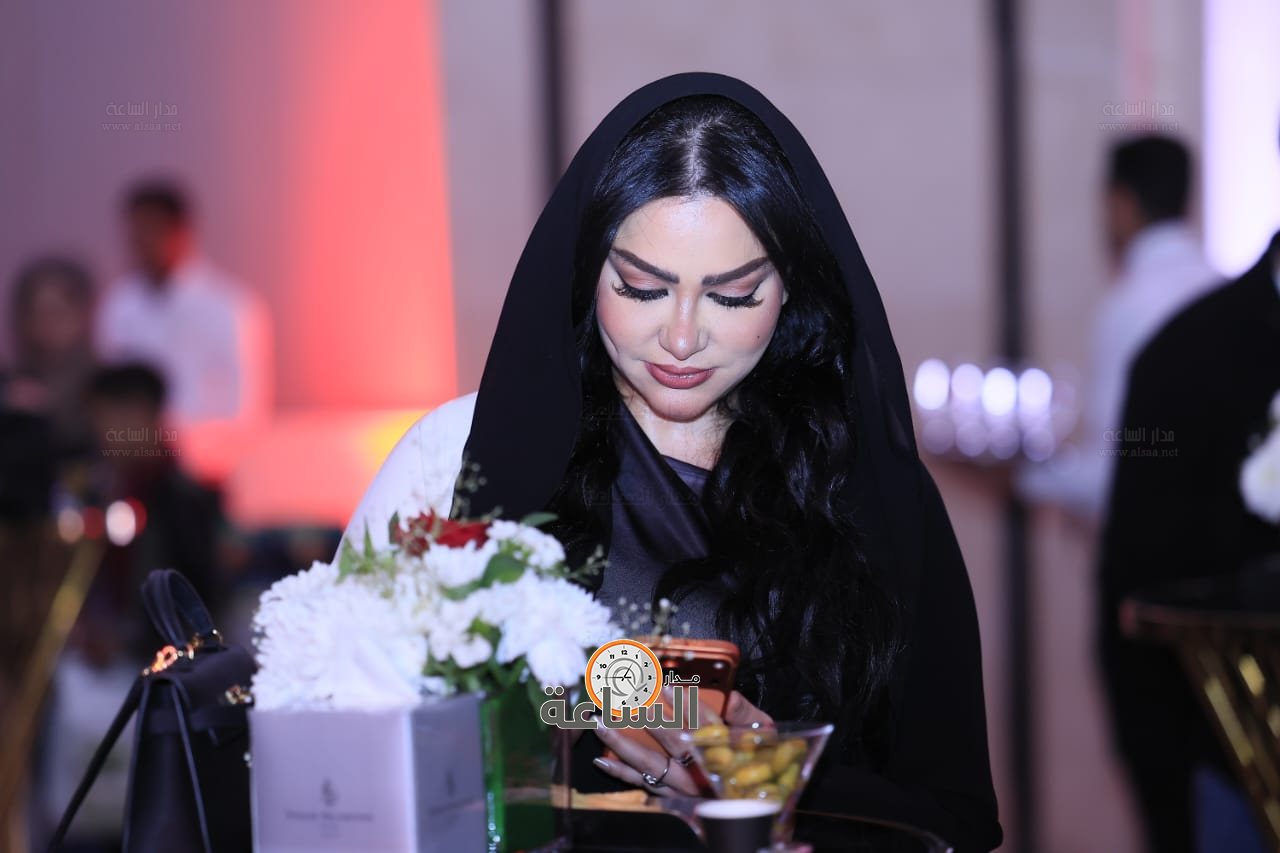 Madar Al-Saa Images 0.3051116586457193