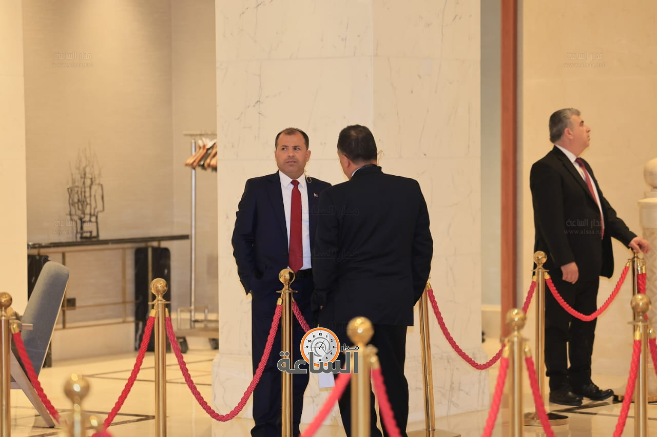 Madar Al-Saa Images 0.4389104697989825