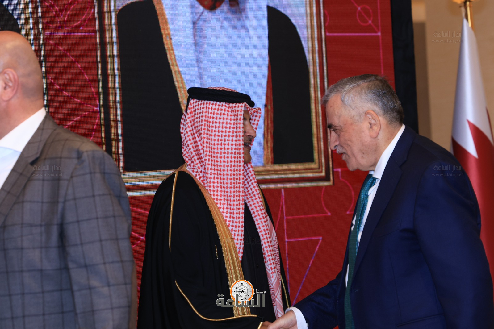 Madar Al-Saa Images 0.9721970317647364