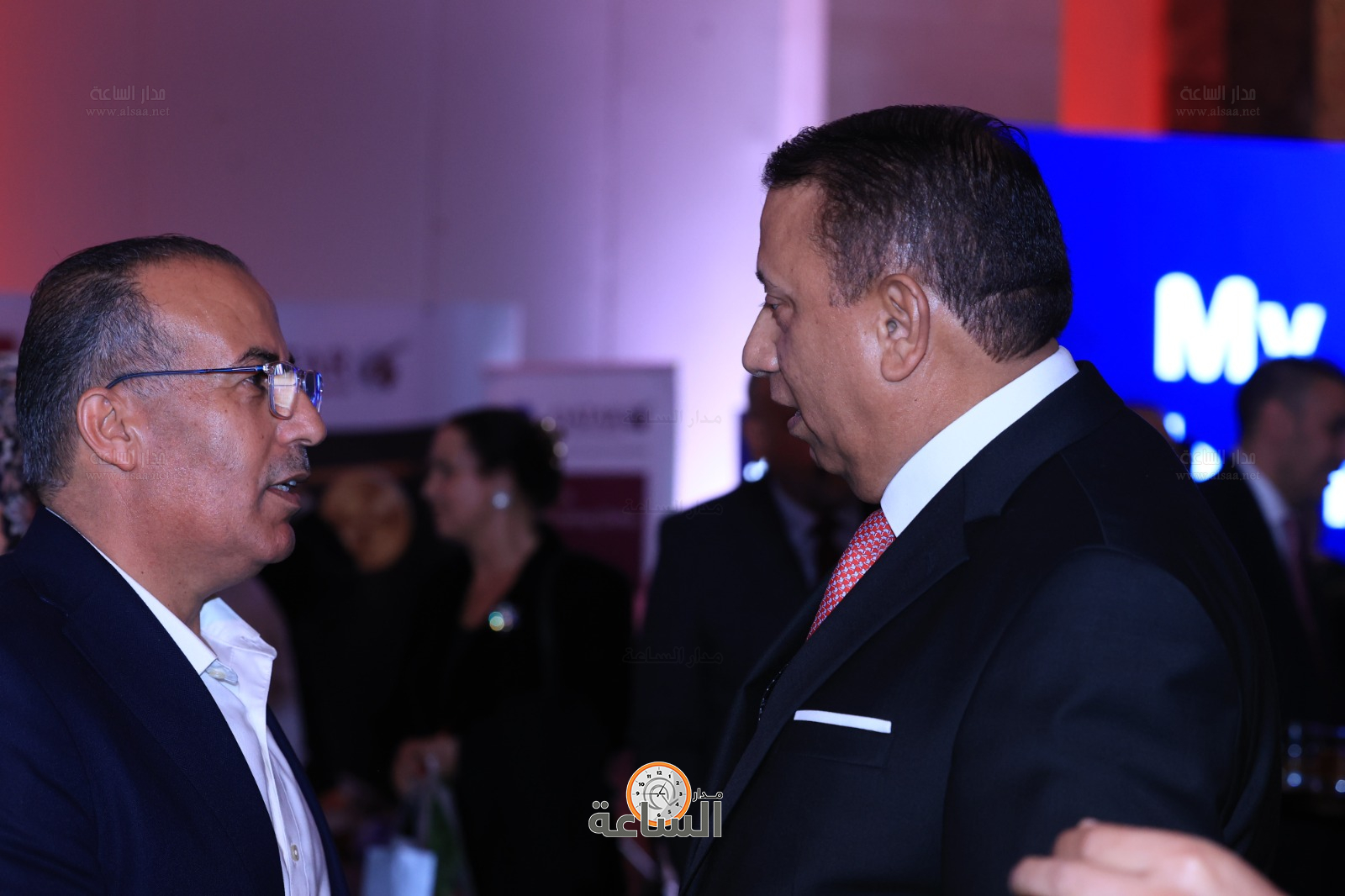 Madar Al-Saa Images 0.4055093041493797