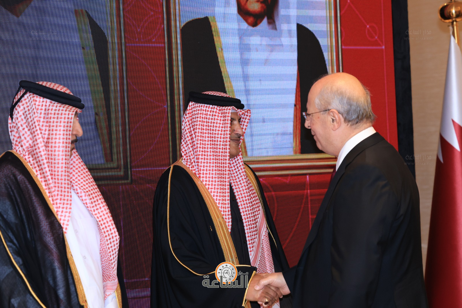 Madar Al-Saa Images 0.41775998589505825