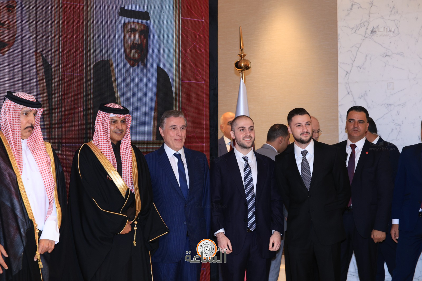 Madar Al-Saa Images 0.8792487580490599