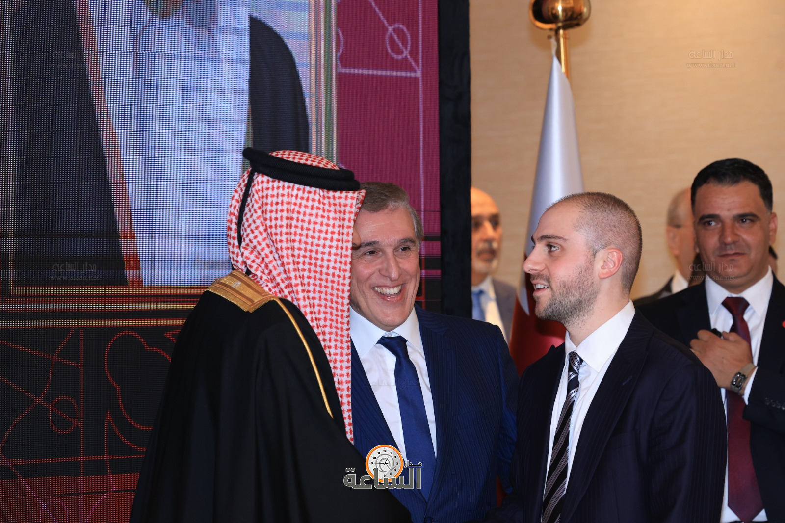 Madar Al-Saa Images 0.9954996100470812