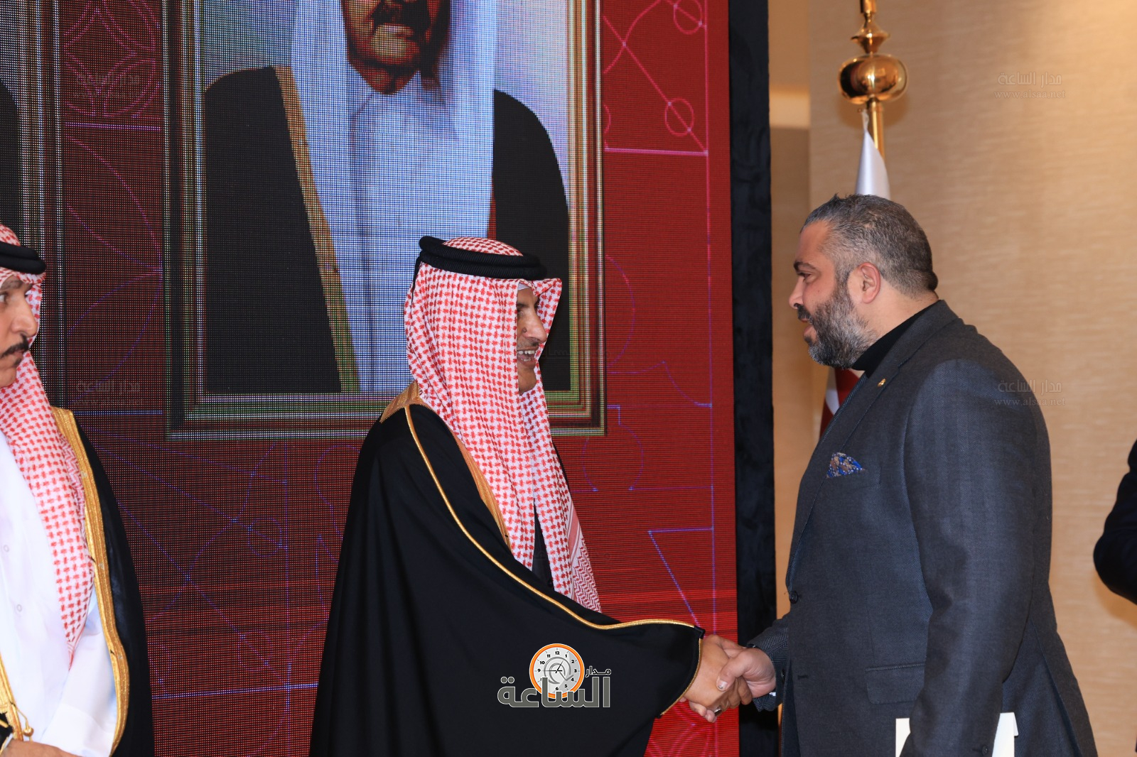 Madar Al-Saa Images 0.04184802934170817