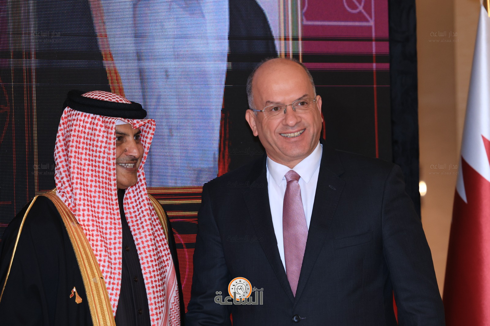 Madar Al-Saa Images 0.24326504268136673