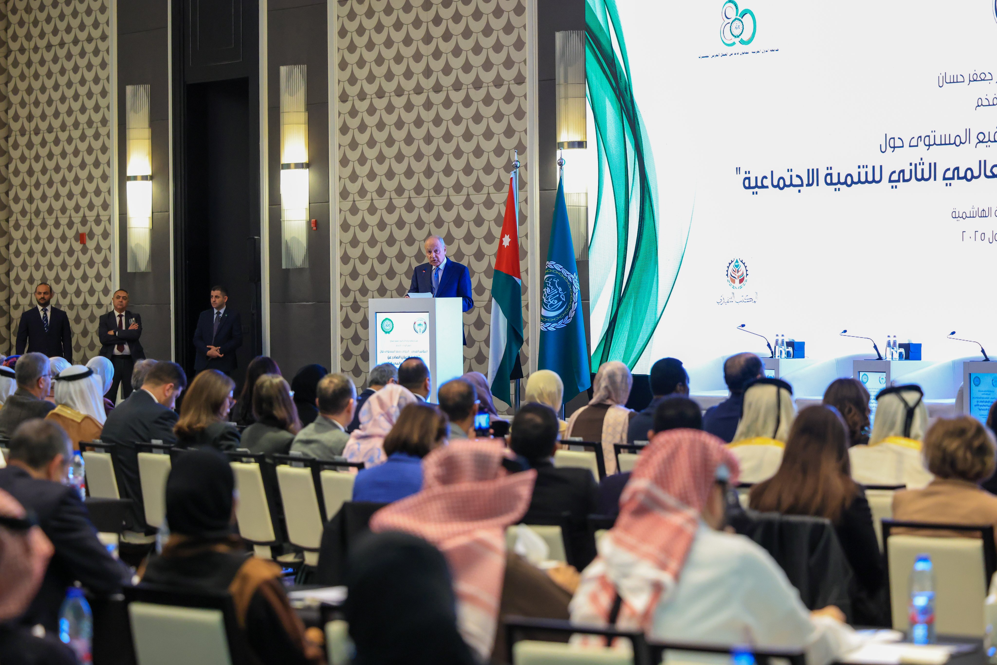 Madar Al-Saa Images 0.07859222825632439