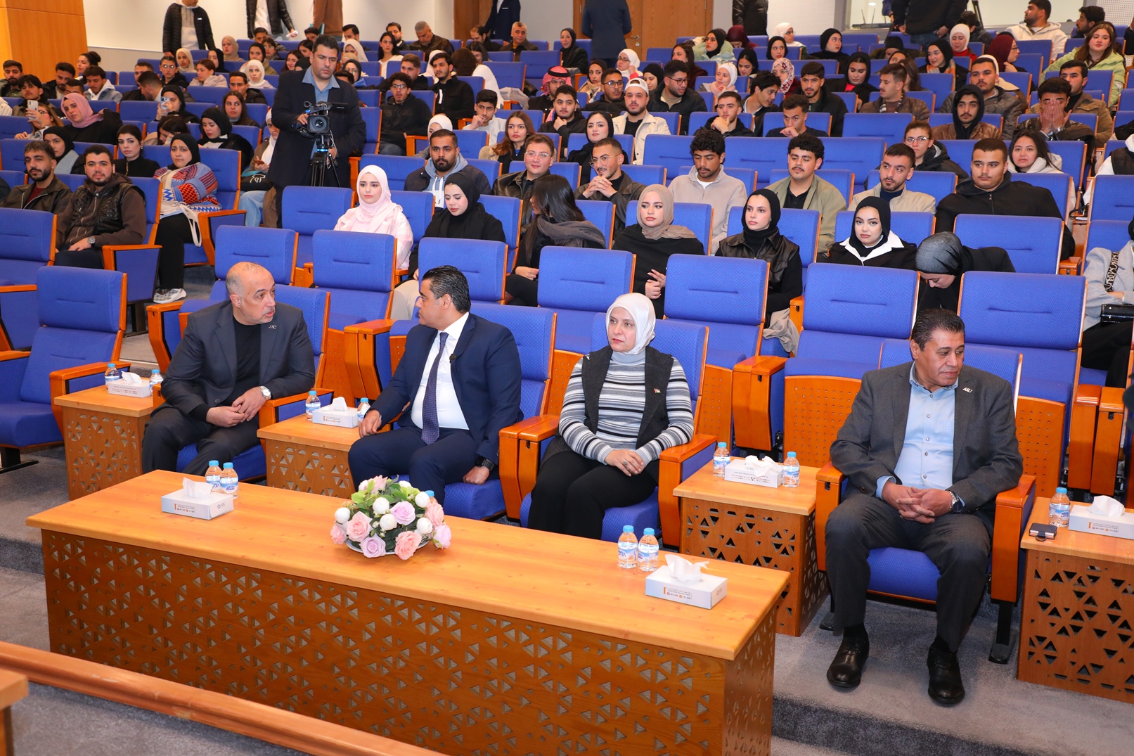 Madar Al-Saa Images 0.8687330554426265