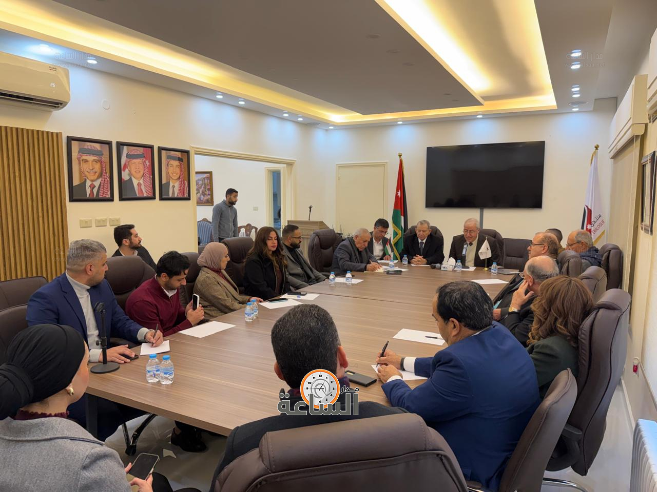 Madar Al-Saa Images 0.2359923423005832