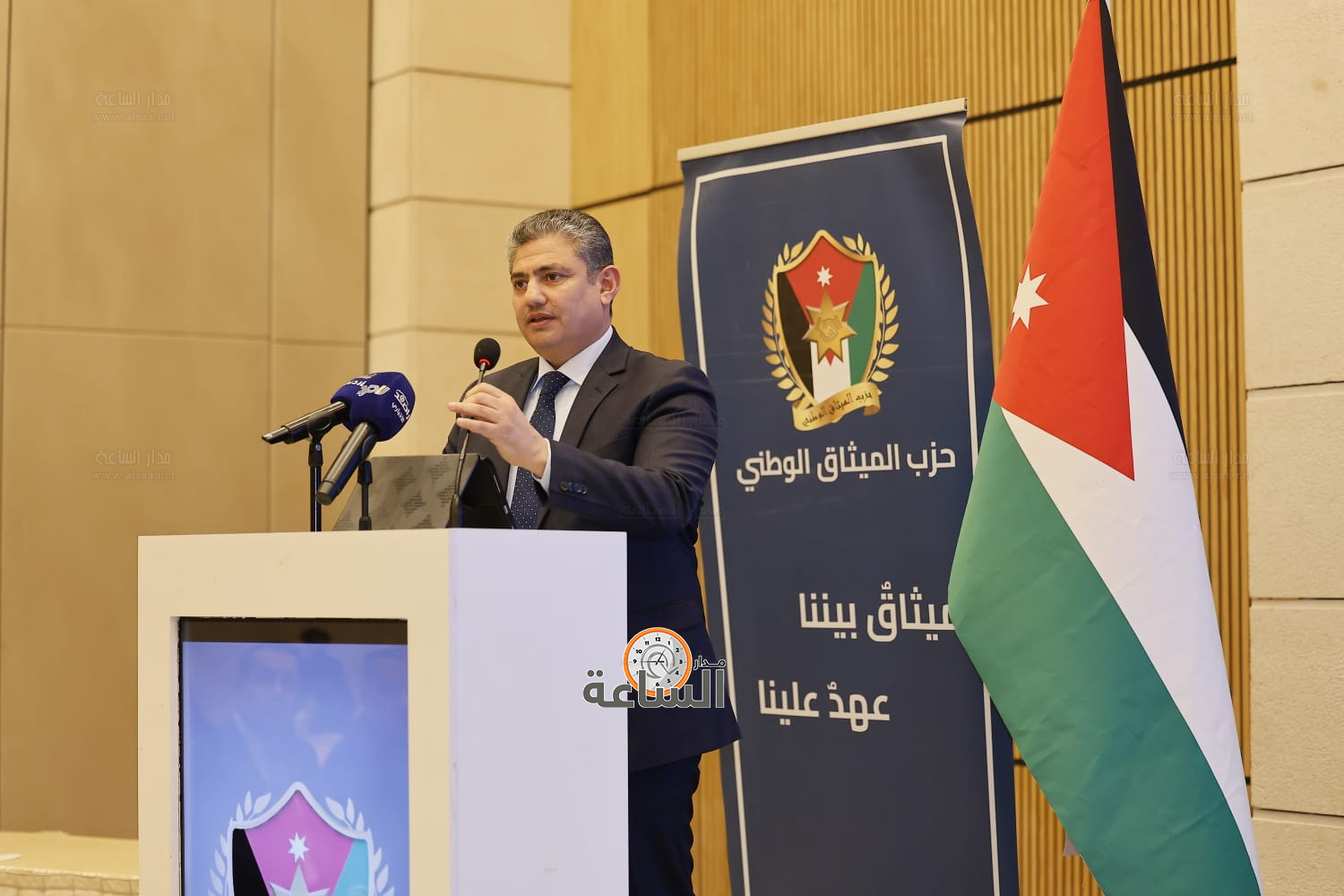 Madar Al-Saa Images 0.3205063816327385