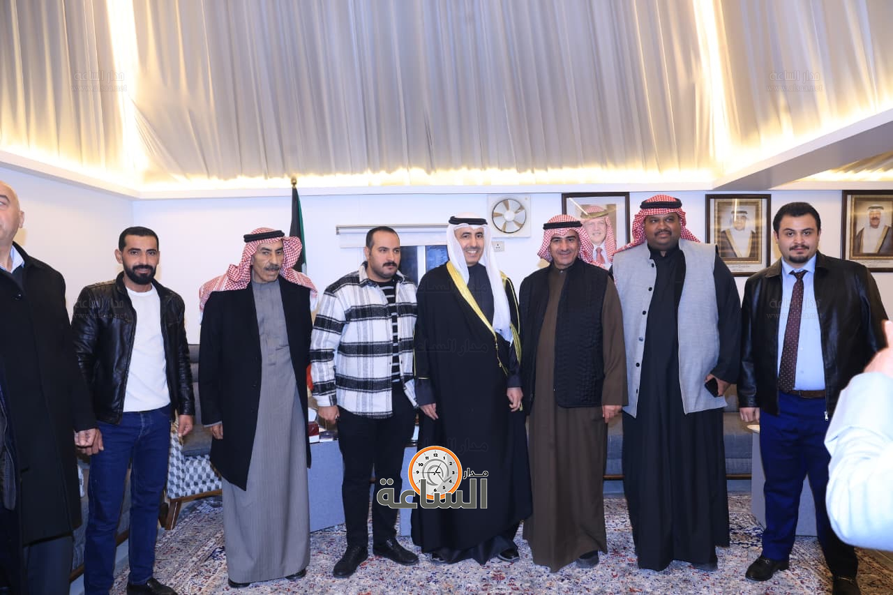 Madar Al-Saa Images 0.44339728395148226