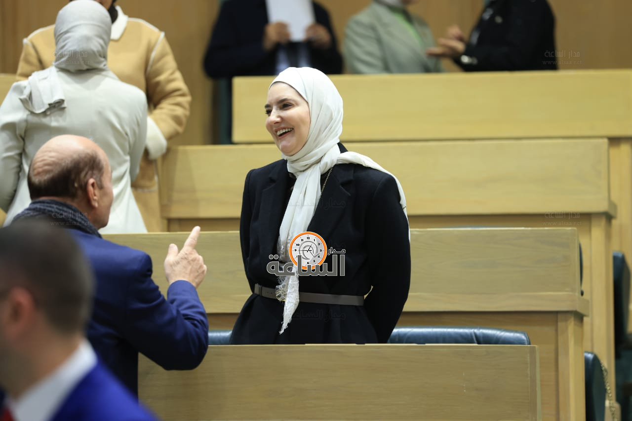 Madar Al-Saa Images 0.446702338326985