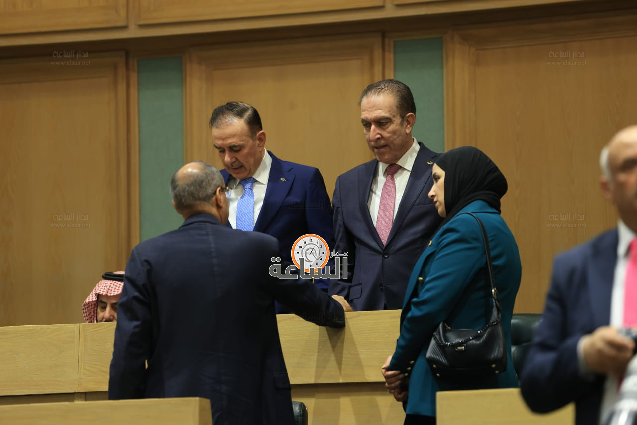 Madar Al-Saa Images 0.44421045402273174