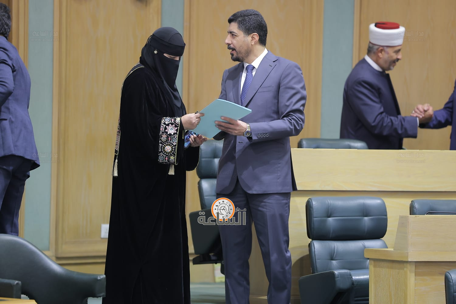 Madar Al-Saa Images 0.9999744211860545