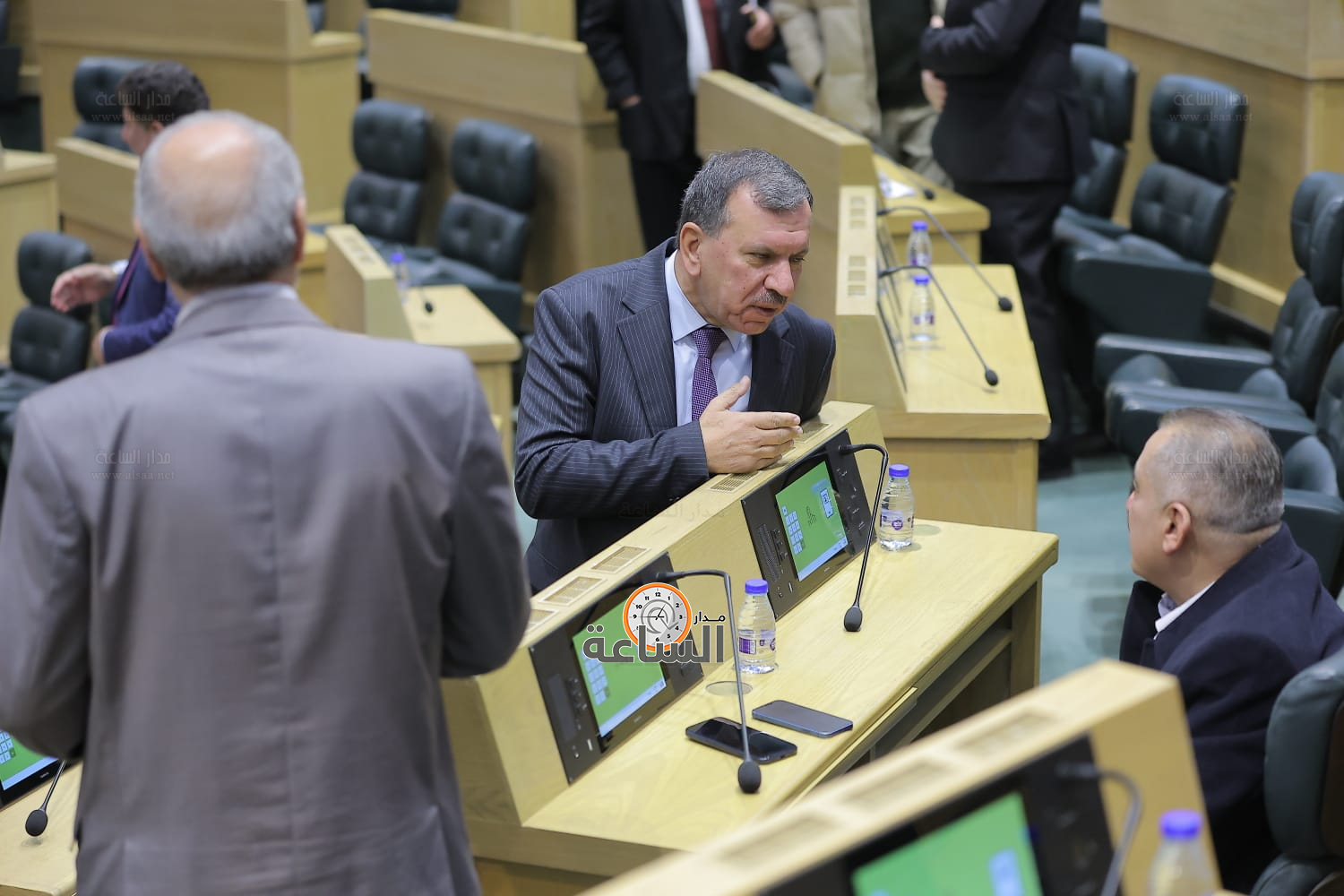 Madar Al-Saa Images 0.1929224166404081