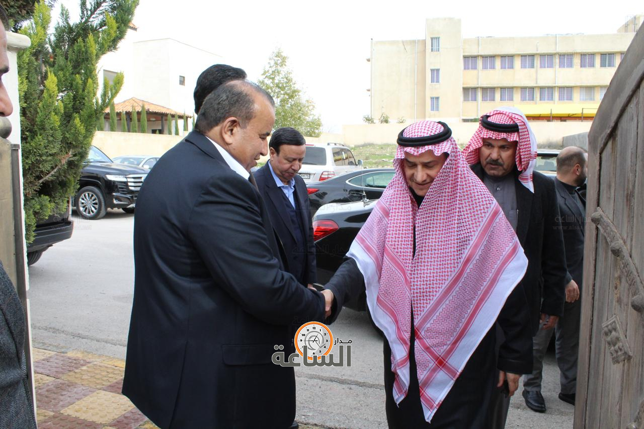 Madar Al-Saa Images 0.45122903806909676