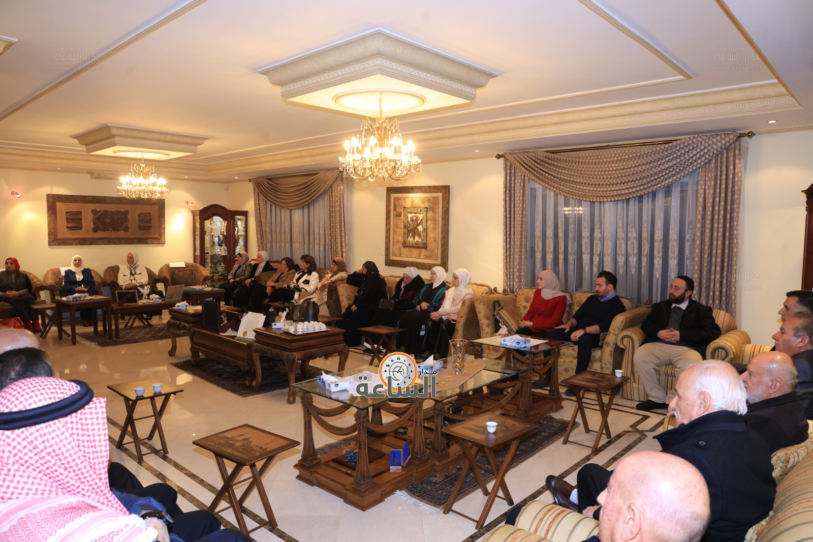 Madar Al-Saa Images 0.002502147675112254