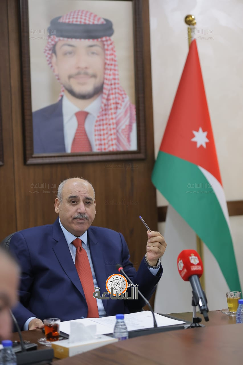 Madar Al-Saa Images 0.367460224141525