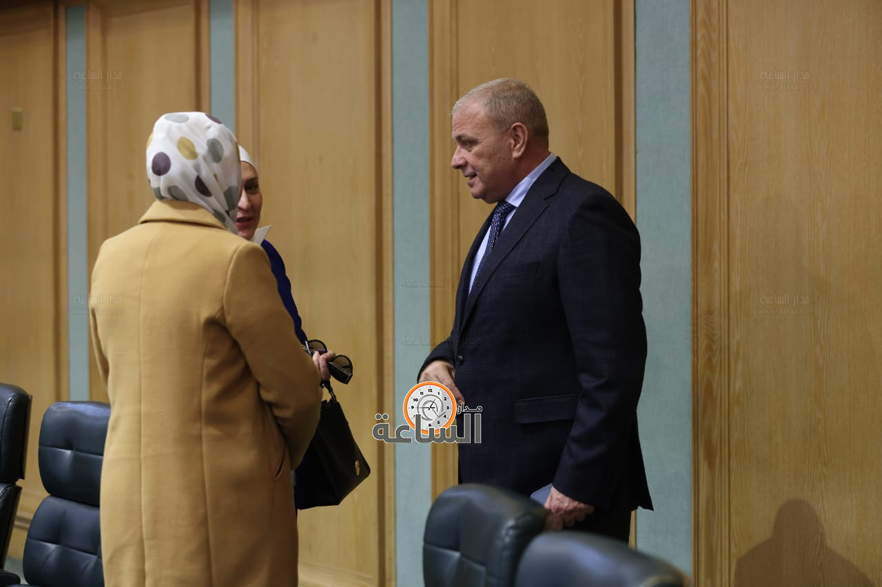 Madar Al-Saa Images 0.7460721006449385