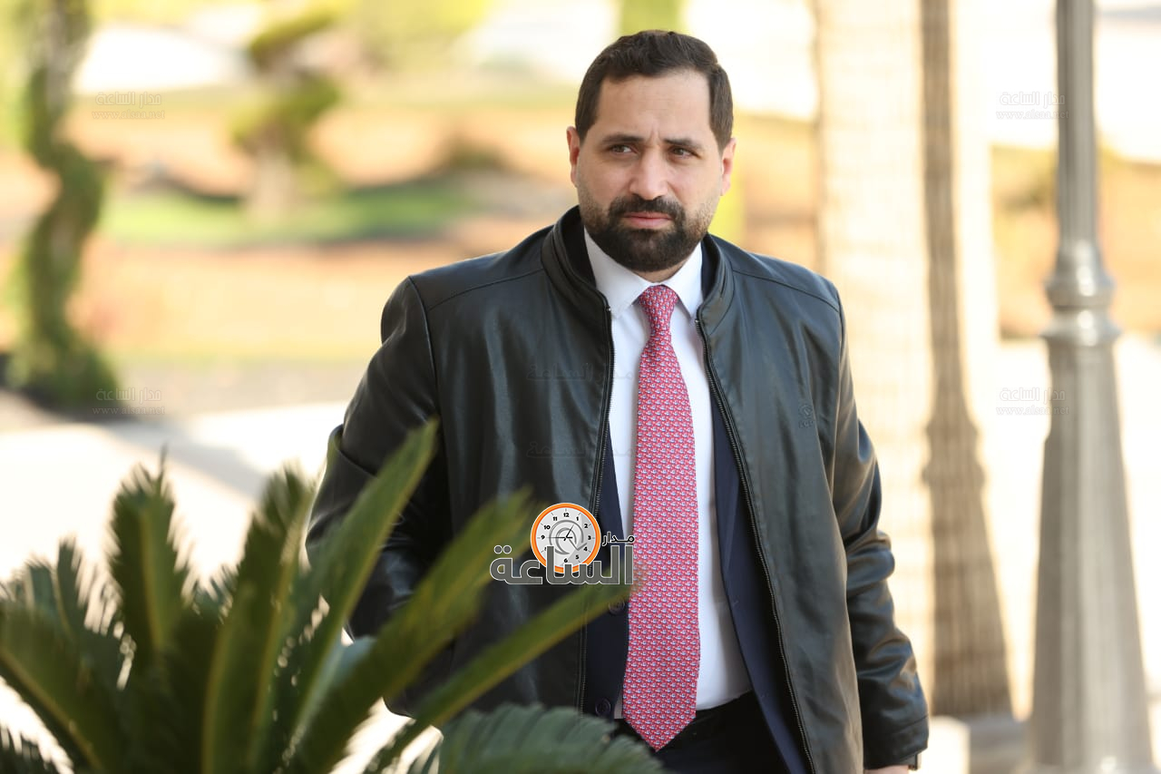 Madar Al-Saa Images 0.8399634851459229