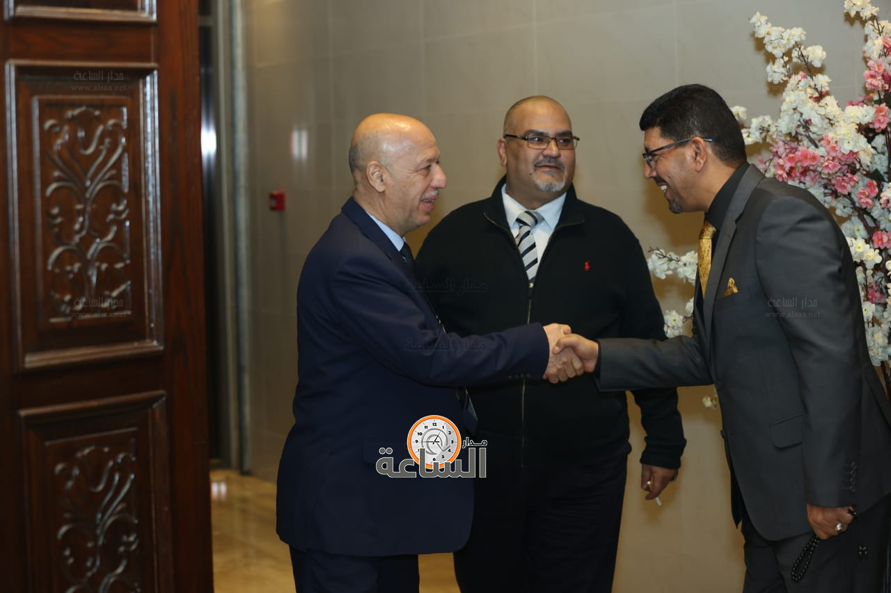 Madar Al-Saa Images 0.43068856582112736