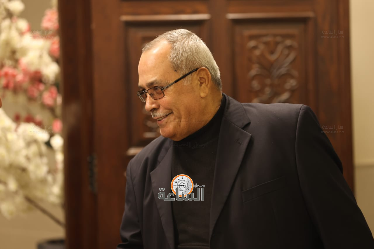 Madar Al-Saa Images 0.16499757367341283