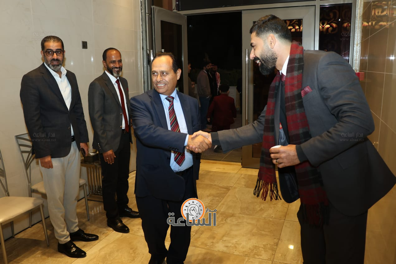 Madar Al-Saa Images 0.9808473900589916