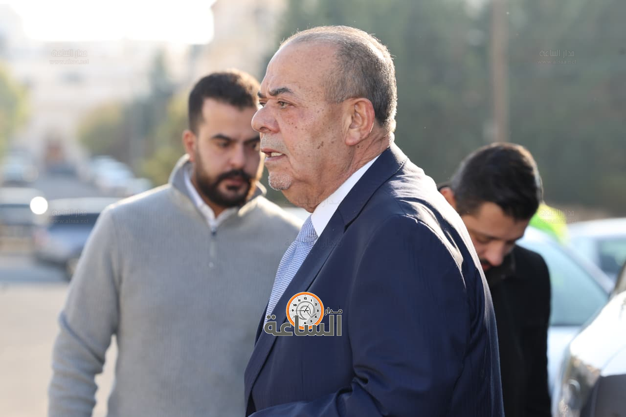 Madar Al-Saa Images 0.9419778411036507