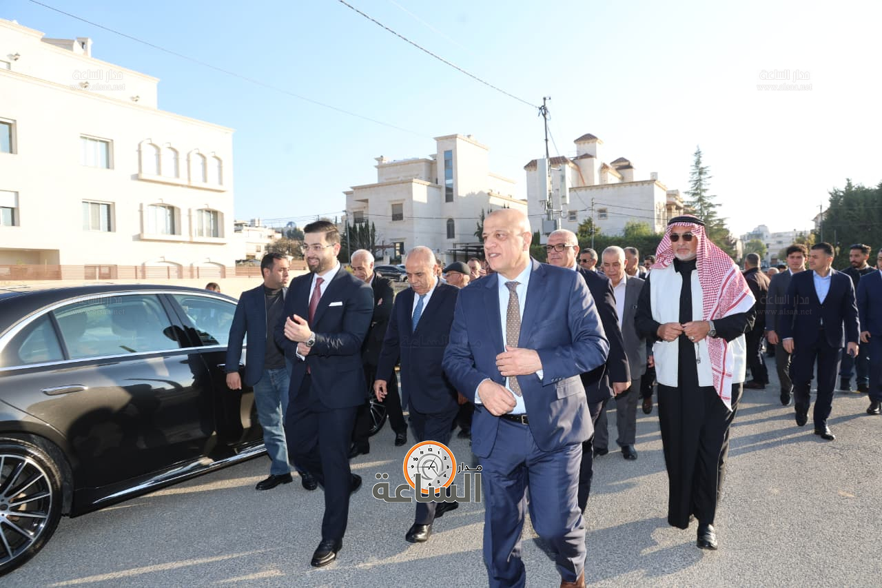 Madar Al-Saa Images 0.7753308448504154