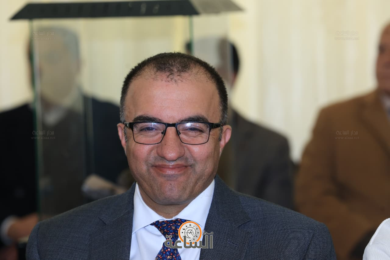 Madar Al-Saa Images 0.42711774010119397