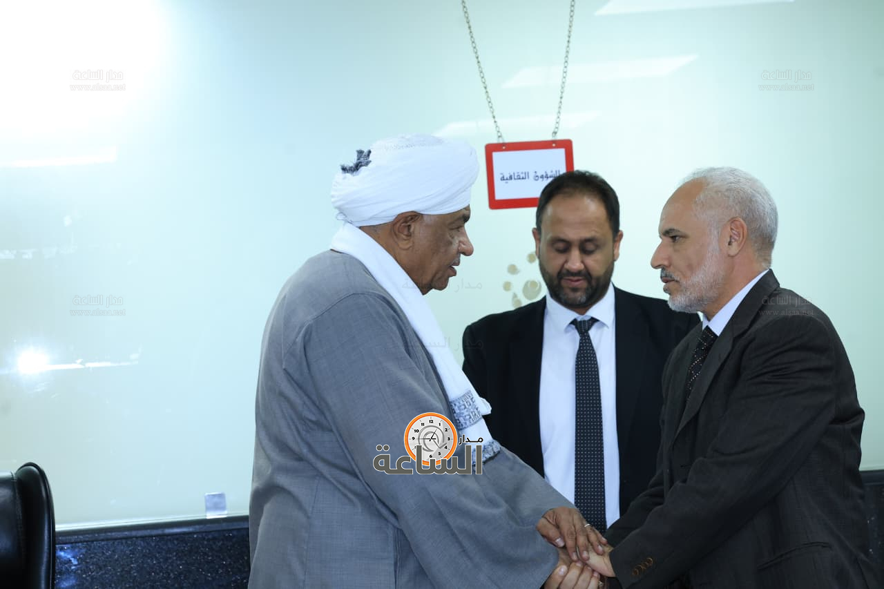 Madar Al-Saa Images 0.12235803646369137