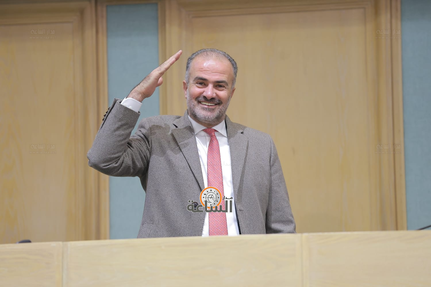 Madar Al-Saa Images 0.04284692344893726