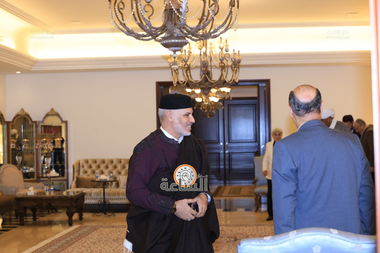 Madar Al-Saa Images 0.4434317667962956