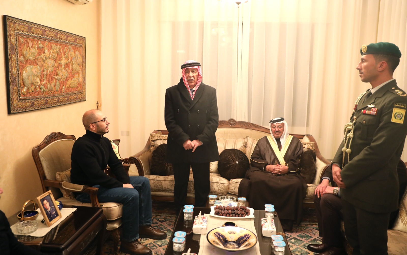 Madar Al-Saa Images 0.7816419185450537