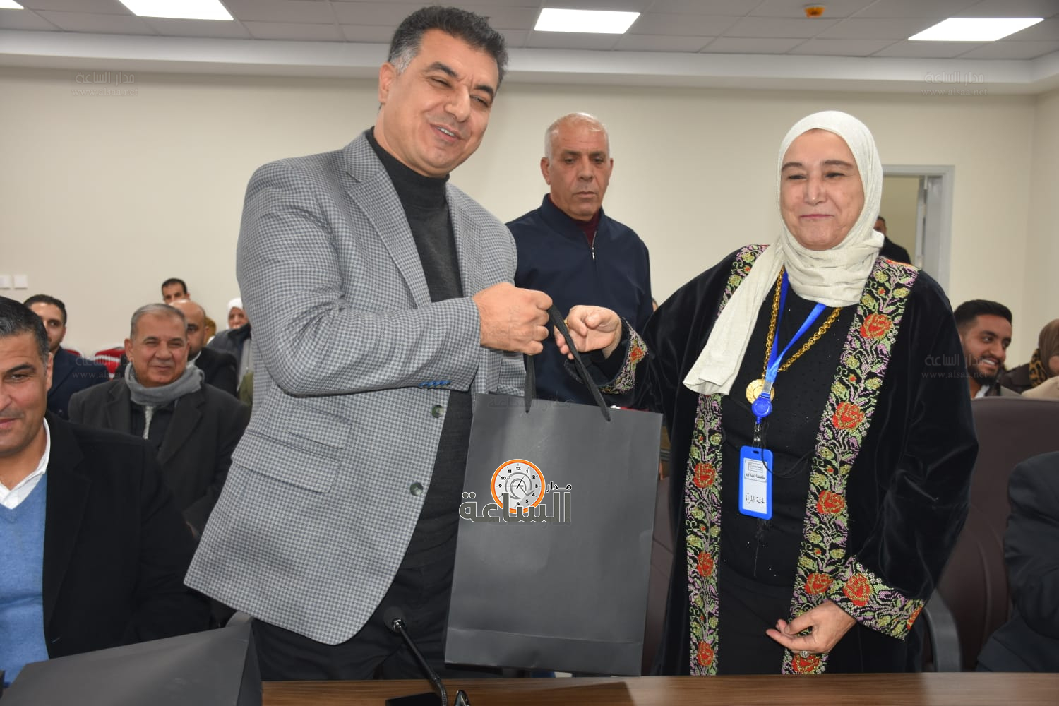 Madar Al-Saa Images 0.11687854261875397