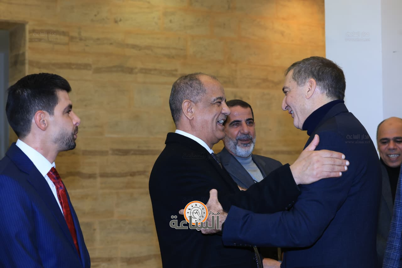 Madar Al-Saa Images 0.42114883302416717